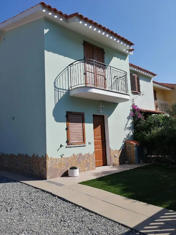 Casa Lorleo Villa Porto Pino Italia